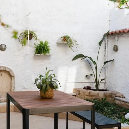 Aurelia In The Heart Of Chania By 8essentially Daire Hanya